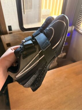Nike Romaleos 4 Weightlifting Shoe - sz Men’s 7/Women’s 9
